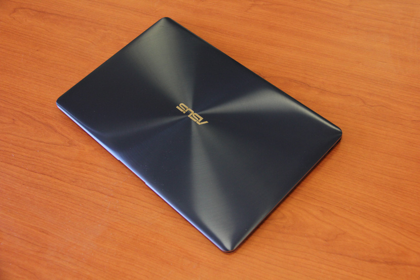 ASUS Zenbook 3 Deluxe UX490UA